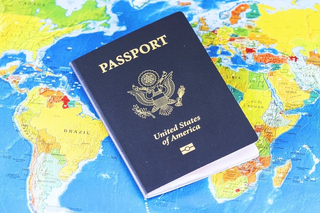 15 Budget Travel Hacks That Save Real Money